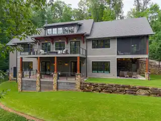 Fresh Modern Lake Living