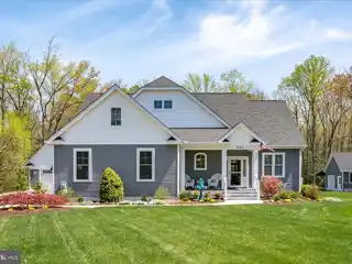 Private Compound Minutes from Pristine Beaches