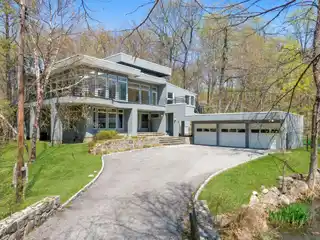 Contemporary 3-bedroom Home on 2 Serene Acres