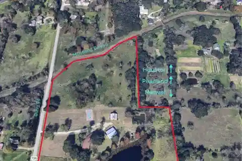 Versatile 15-Acre Property