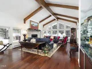 Delightful Mountain Residence in Exclusive Arrowhead