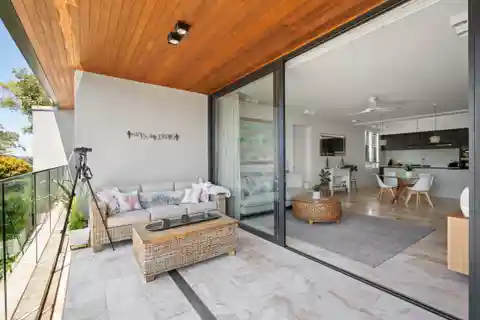 Exquisite Apartment with Panoramic Views