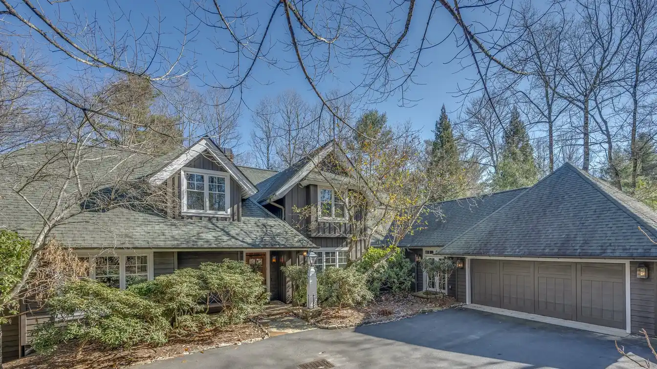 Stately Yet Comfortable Home on the 13th Hole of Tom Fazio's Mountain Masterpiece