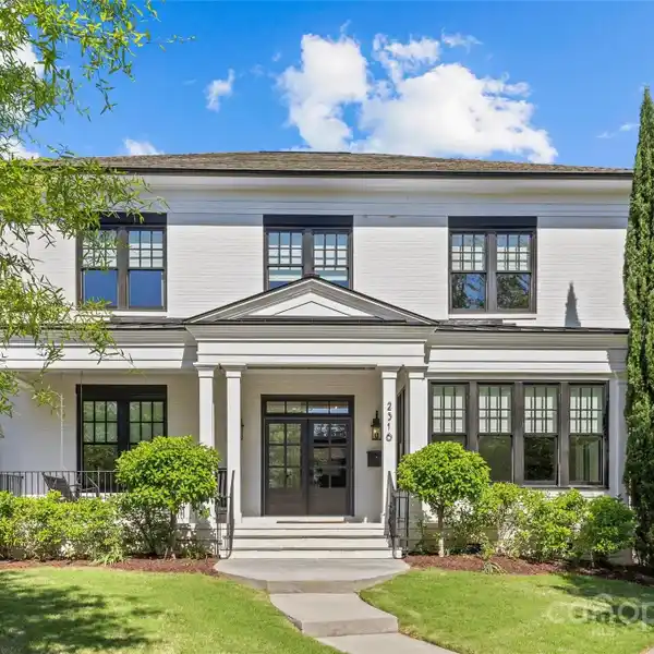 GORGEOUS NEWER HOME ON A QUIET CUL-DE-SAC