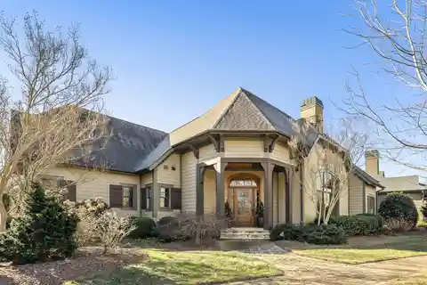 Luxury and Comfort in Popular Cove Park