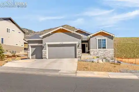 Ranch Style Home in Sought-after Forest Lakes