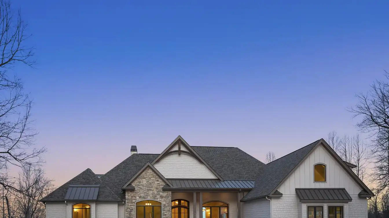 New Luxury Construction with Panoramic Mountain Views