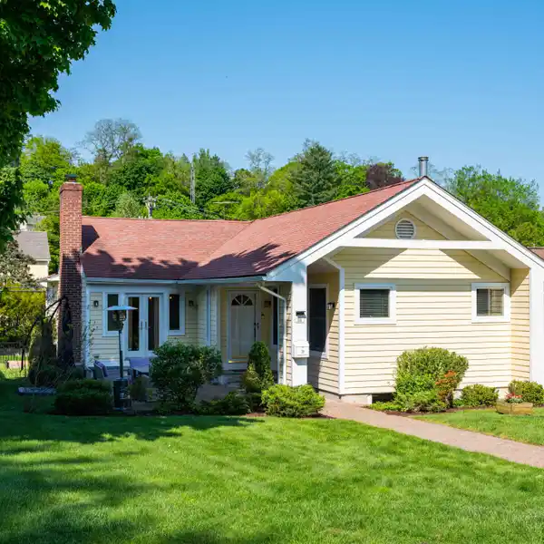CHARMING TURNKEY RANCH