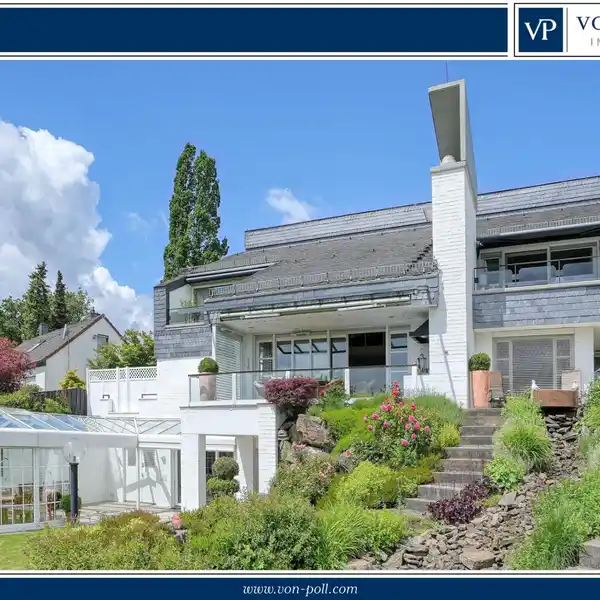 DISCREET LUXURY – ENTREPRENEUR’S VILLA WITH PRIVATE SPA ON PARK-LIKE GROUNDS