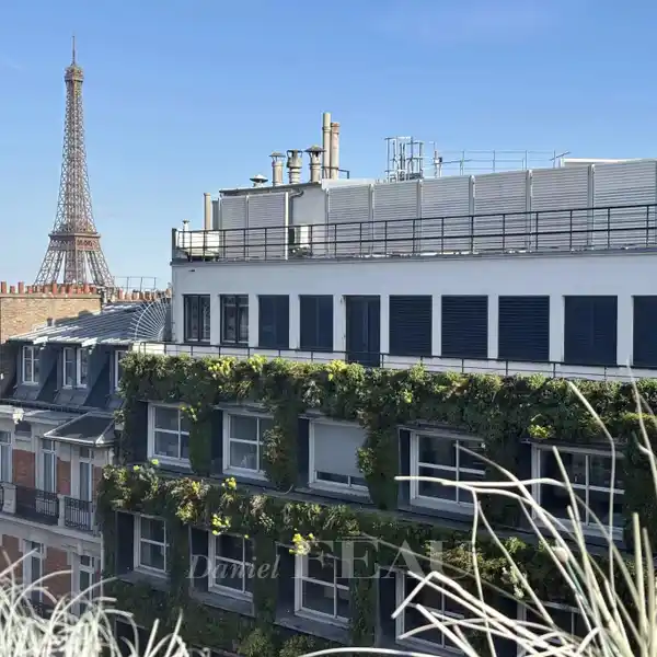 COZY PASSY APARTMENT WITH STUNNING CITY VIEWS