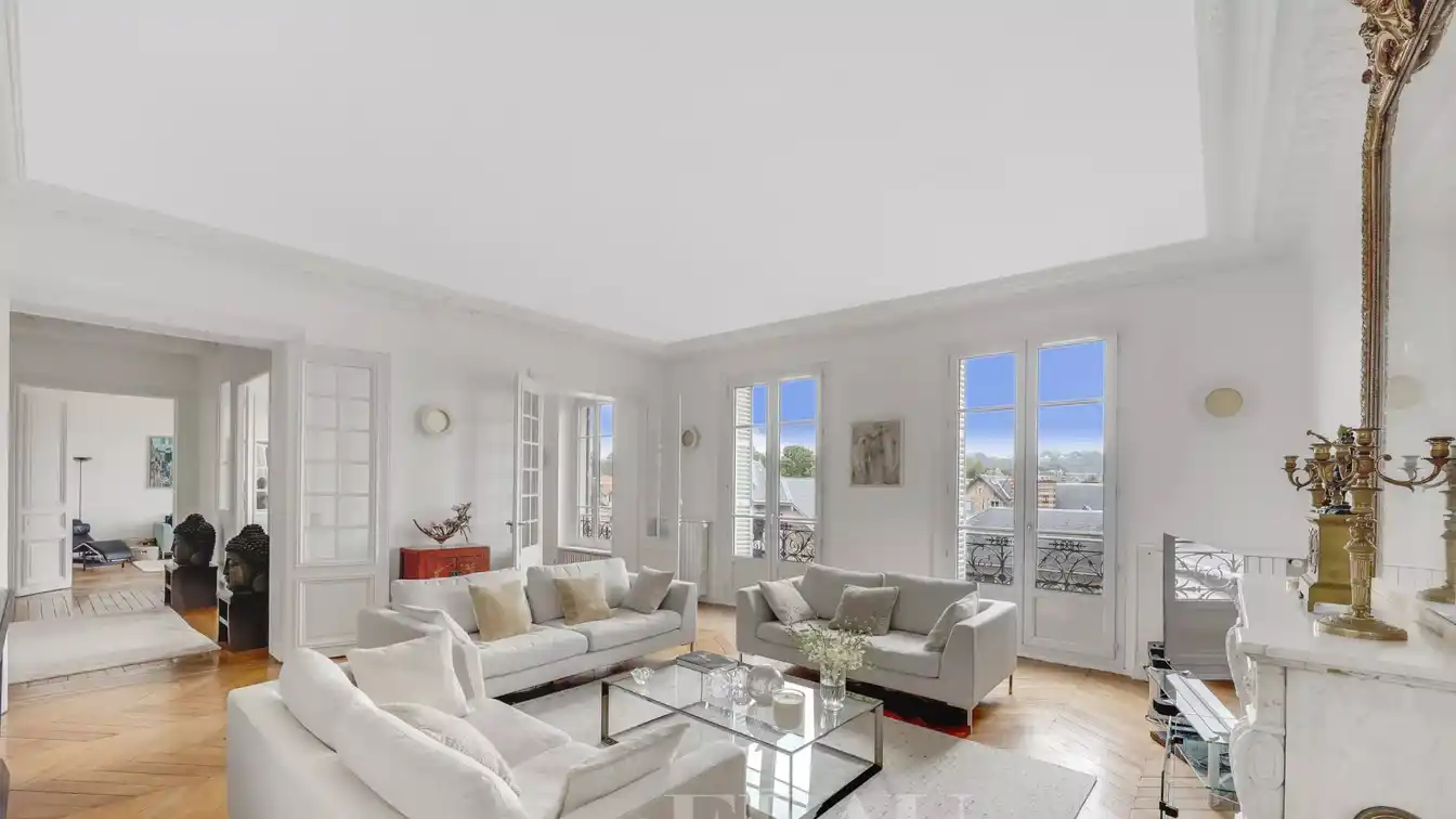 Magnificent Apartment with Superb Period Features