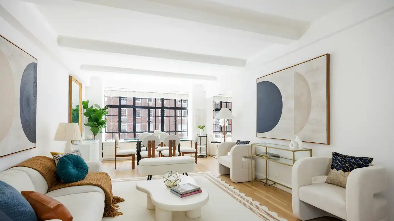 Pre-war Gem in the Heart of Lenox Hill