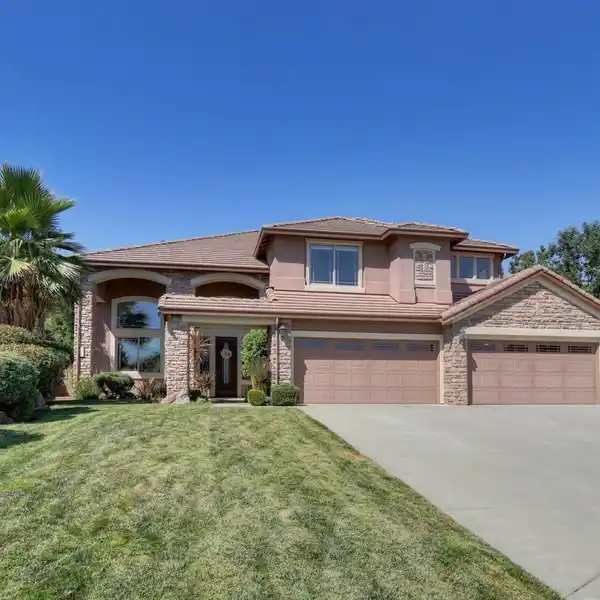 PREMIUM COUNTRY LIVING WITHIN THE WILDWINGS COMMUNITY