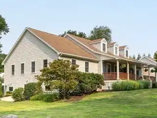 Tranquil Retreat with Expansive Deck and Views