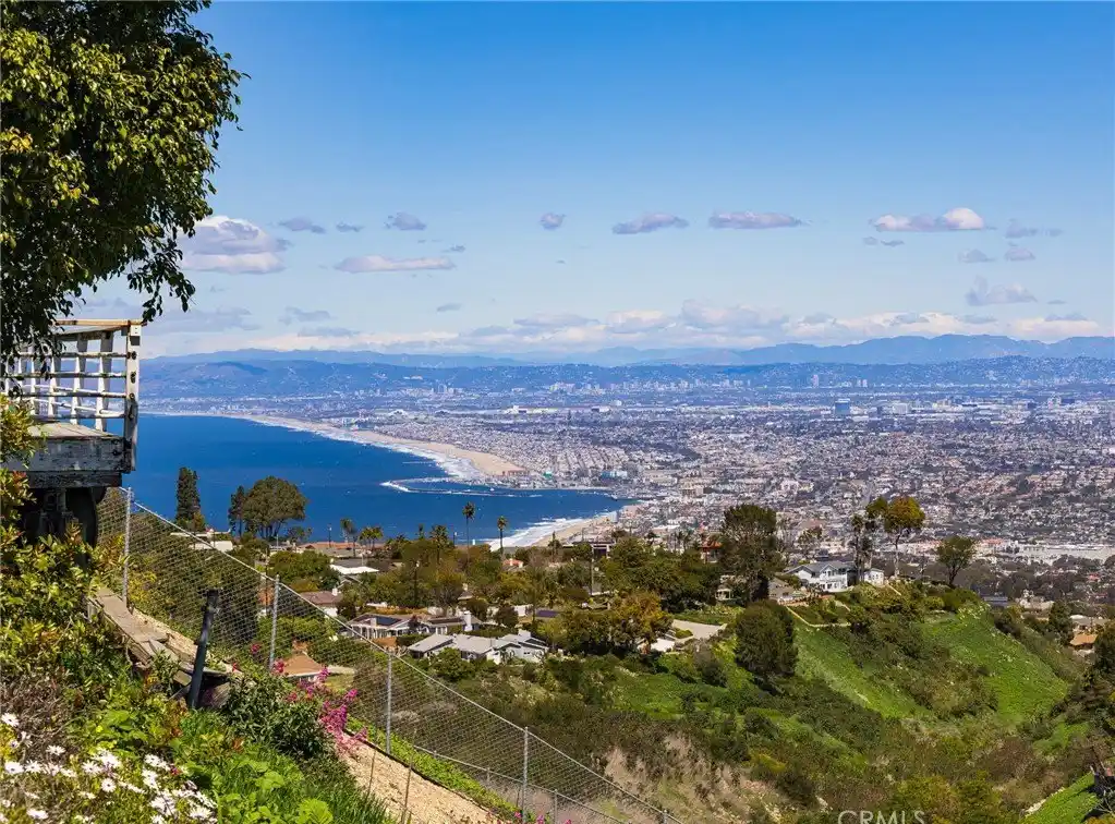 Single-level Home with Amazing Views