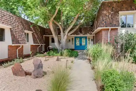 Charming Cul-De-Sac Gem with Scenic Privacy