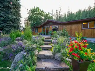 Versatile Five-Acre Paradise