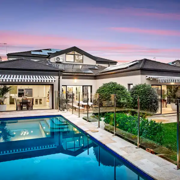 ELEGANT BEACHSIDE RESIDENCE WITH POOL AND CABANA