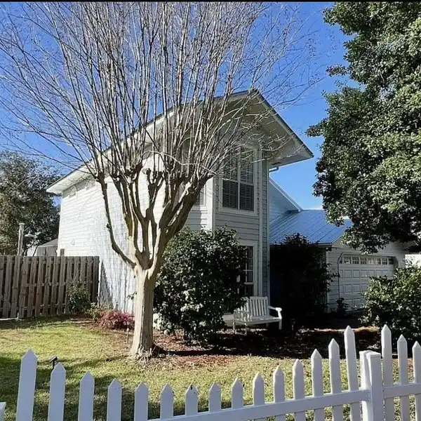 COASTAL LUXURY IN SEABREEZE
