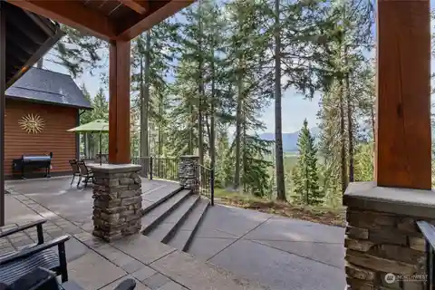 Impressive Rustic-chic Home