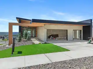 Inviting Modern Abode