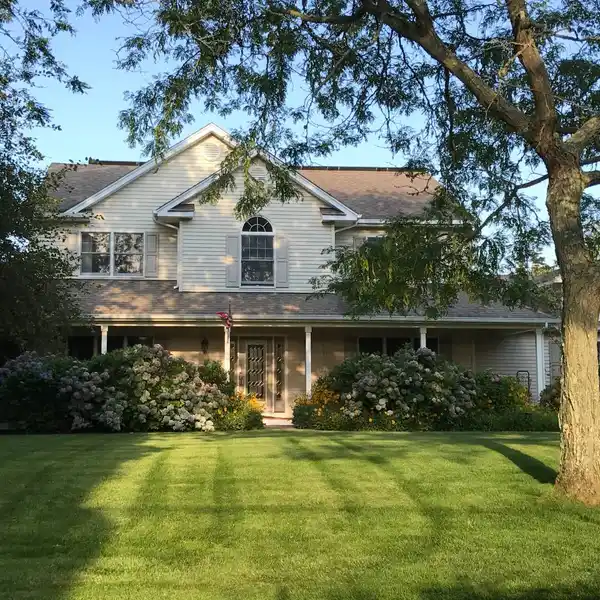 TRADITIONAL FOUR BEDROOM RENTAL IN A QUIET COMMUNITY