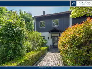 Tastefully Renovated and Refurbished Residence
