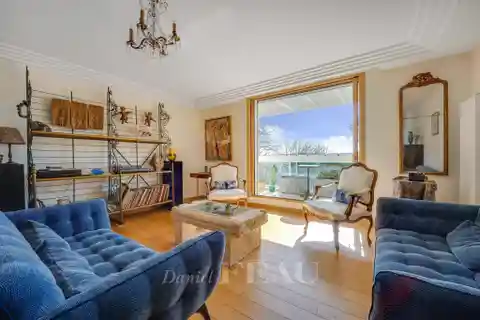 Gorgeous Apartment in a Treed Setting