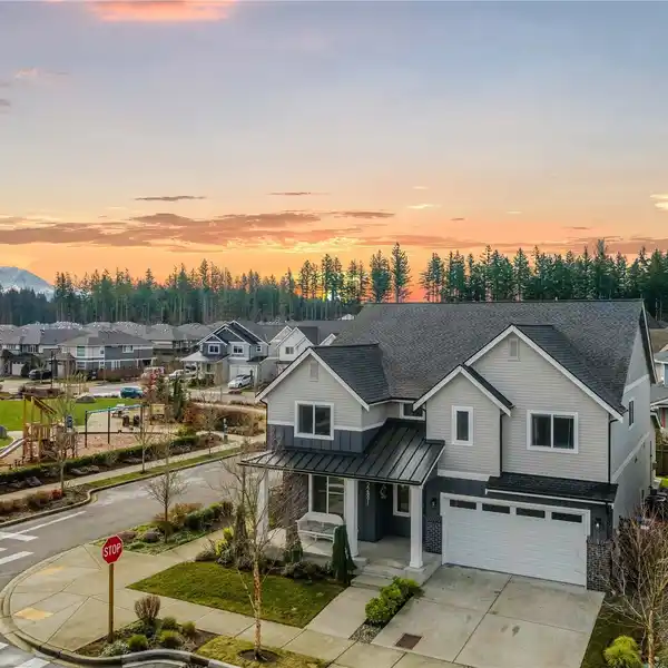 FORMER MODEL IN THE VIBRANT TEN TRAILS COMMUNITY
