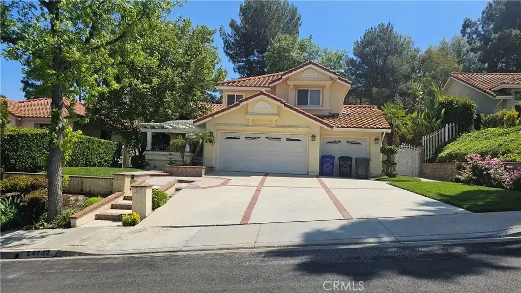 Modern Living Combined with Comfortable Suburban Charm