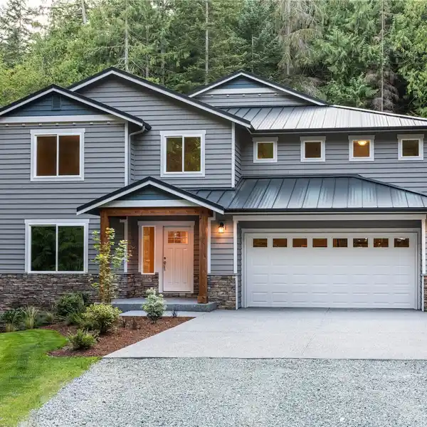 SECLUDED 4.5 ACRES WITH MODERN LUXURY HOME