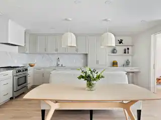 Stunning Apartment at the Centra Condominium