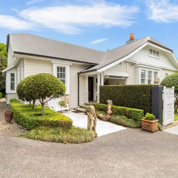 EXTRAORDINARY LIFESTYLE PROPERTY