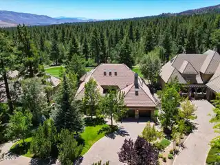 Single-Story Cottage Overlooking the Fairway