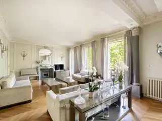 Spacious Apartment in Ideal Location