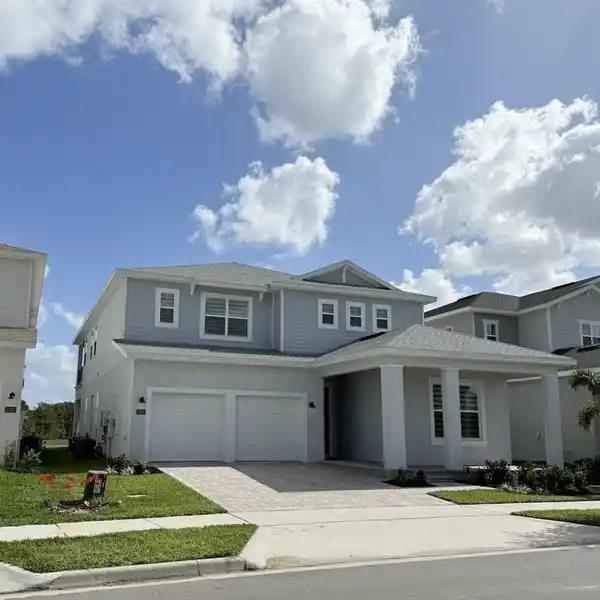 BEAUTIFUL EXPANSIVE RESIDENCE IN DESIRABLE HORIZON WEST