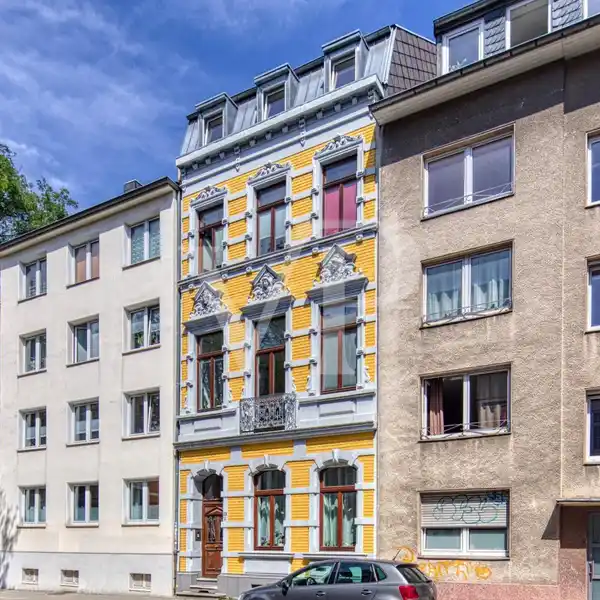 HISTORIC CITY VILLA WITH CHARACTER