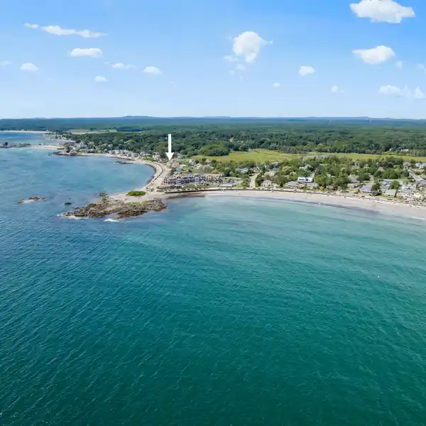 WONDERFULLY RENOVATED OCEANFRONT CONDO