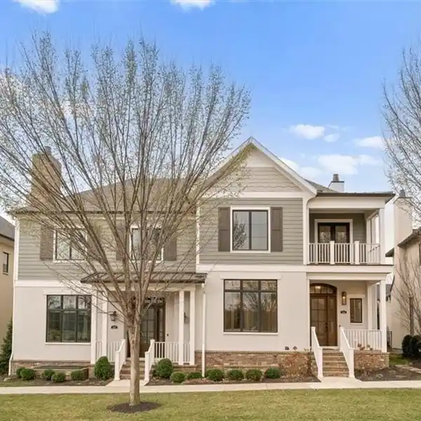 SPECTACULAR RESIDENCE IN MEADOWBROOK PARK
