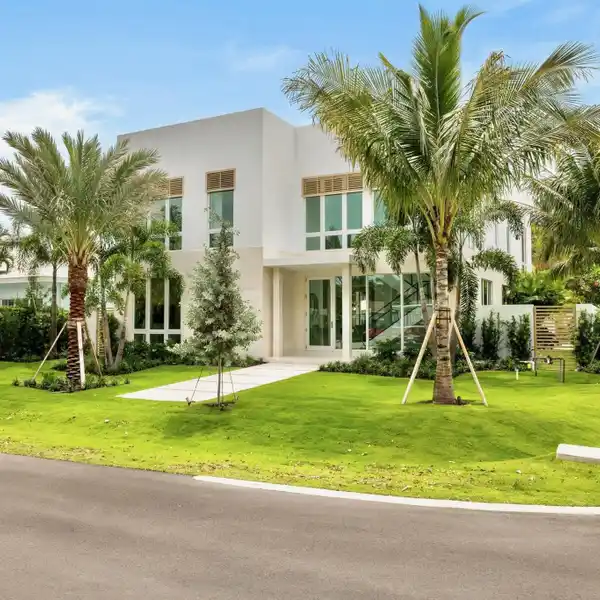 BRAND NEW TURNKEY HOME IN EAST DELRAY