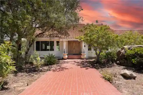 Custom Gated Property in the Scenic De Luz Area