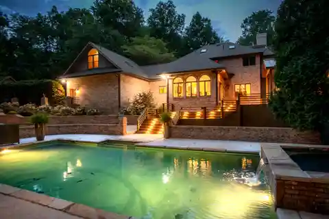 Luxury Living with Saltwater Pool Retreat