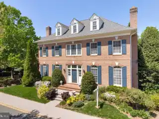 Elegant Mclean Estate with Designer Finishes