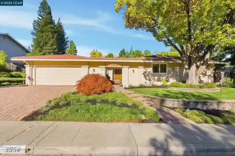 Single-Level Sophistication with Lush Garden Living