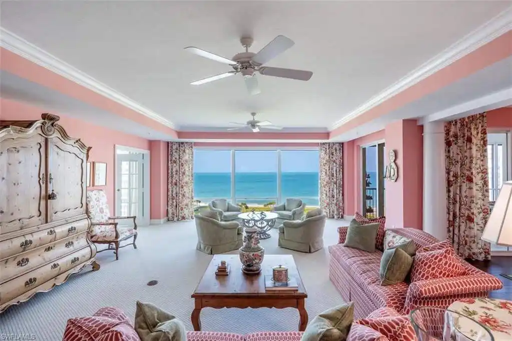 Luxurious and Charming Beach Condominium