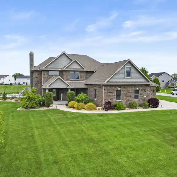 EXQUISITE ESTATE ON AN OVERSIZED LOT