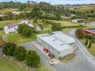 Nine-plus-acre Lifestyle Property