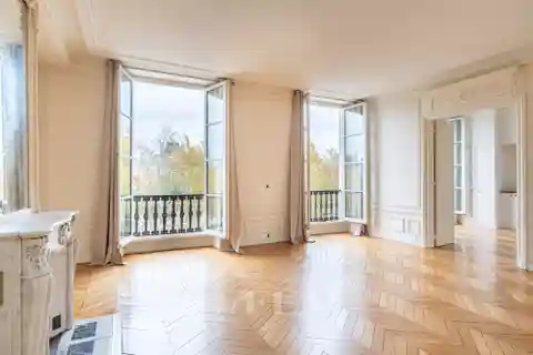 Grand Parisian Residence with Beautiful View of the Seine