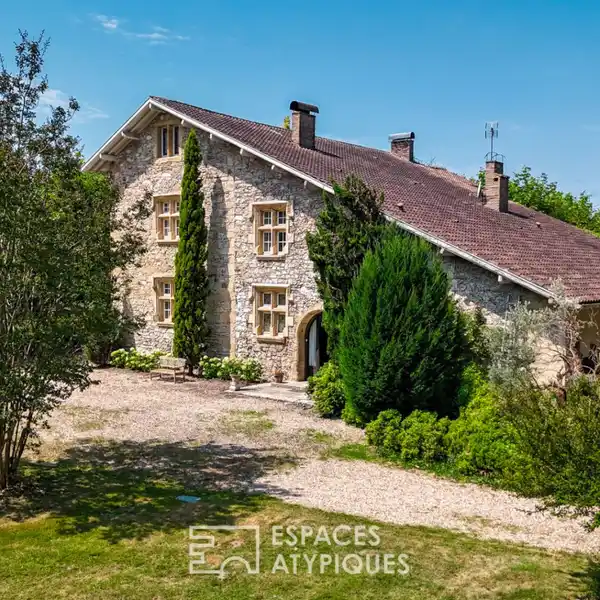 ELEGANT 14TH-CENTURY FORT WITH RIVER VIEWS