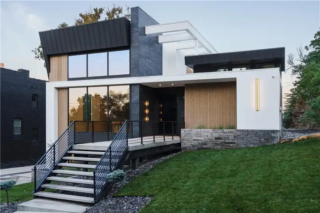 New Design-forward Residence in the Heart of the City